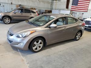 Hyundai Elantra GLS 1.8L 4 2013