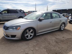 Volkswagen Passat SE 2.5L 5 2012