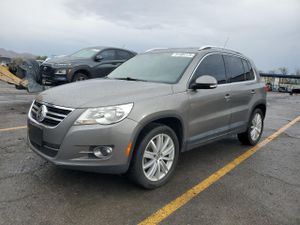 Volkswagen Tiguan S 2.0L 4 2011