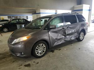 Toyota Sienna XLE 3.5L 6 2015