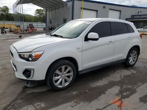 Mitsubishi Outlander SE 2.0L 4 2015