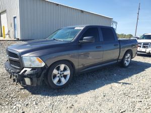 RAM 1500 ST 5.7L 8 2015