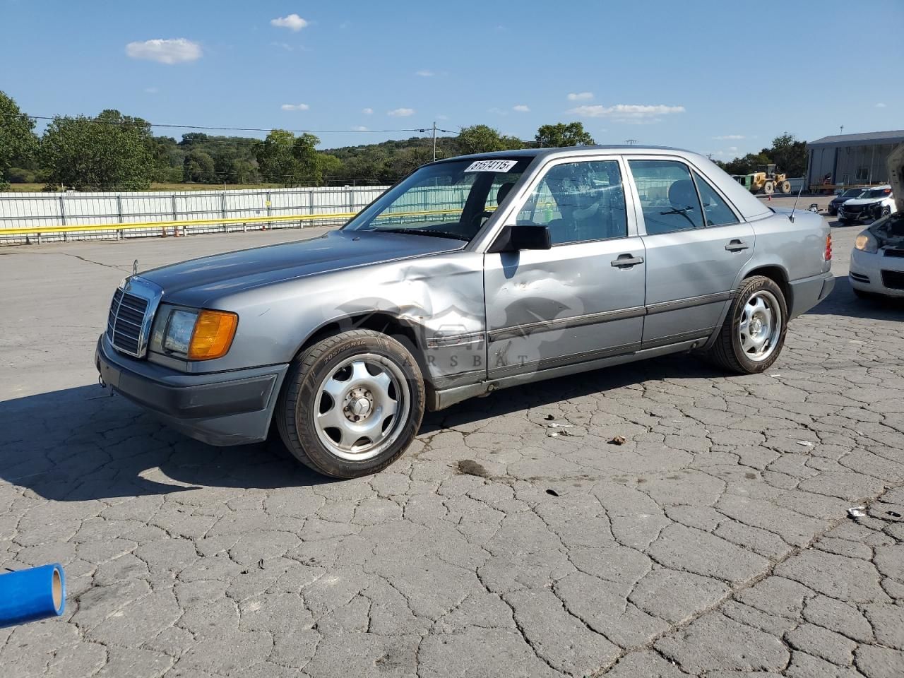 Mercedes-Benz 260 E 2.6L 6 1989
