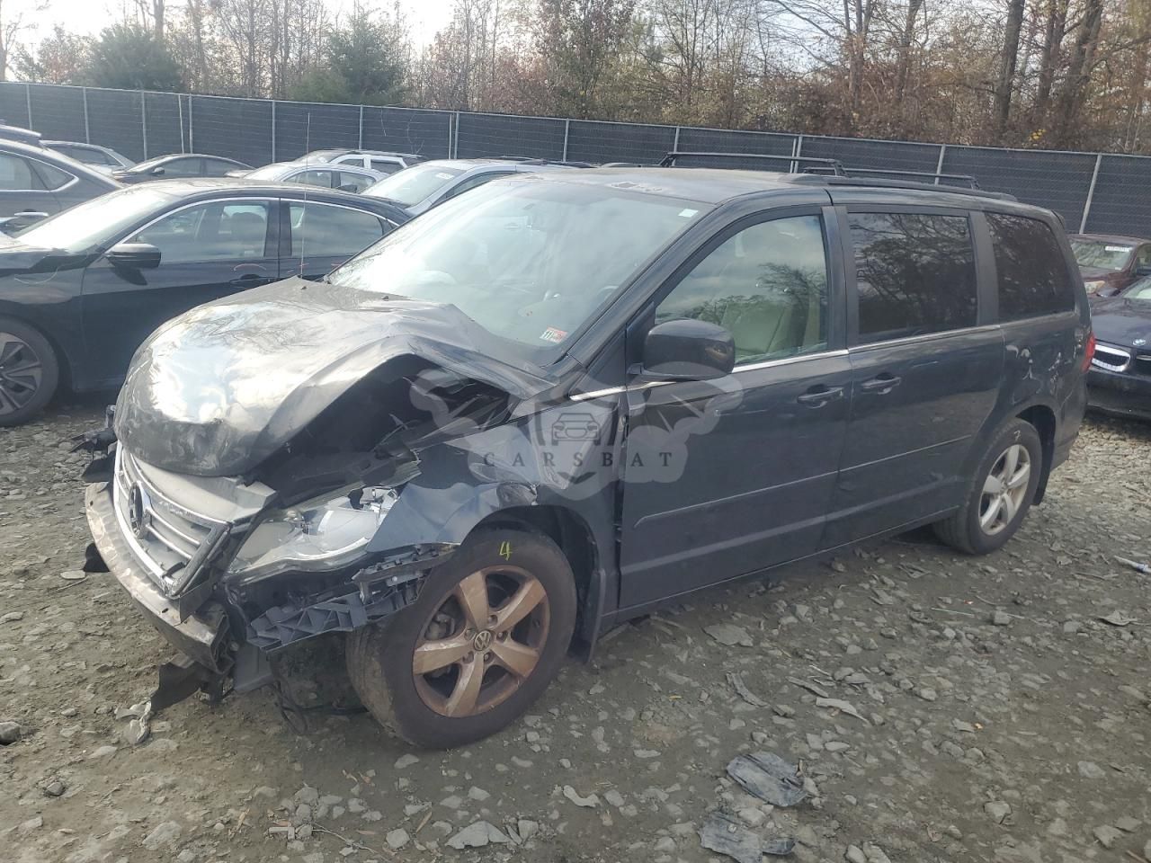 Volkswagen Routan SE 3.6L 6 2011