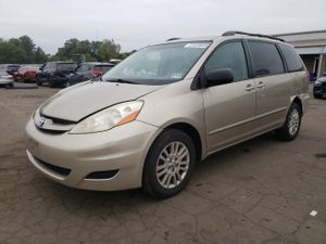 Toyota Sienna LE 3.5L 6 2009