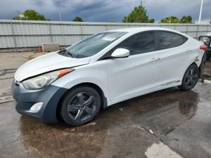 Hyundai Elantra GLS 1.8L 4 2013