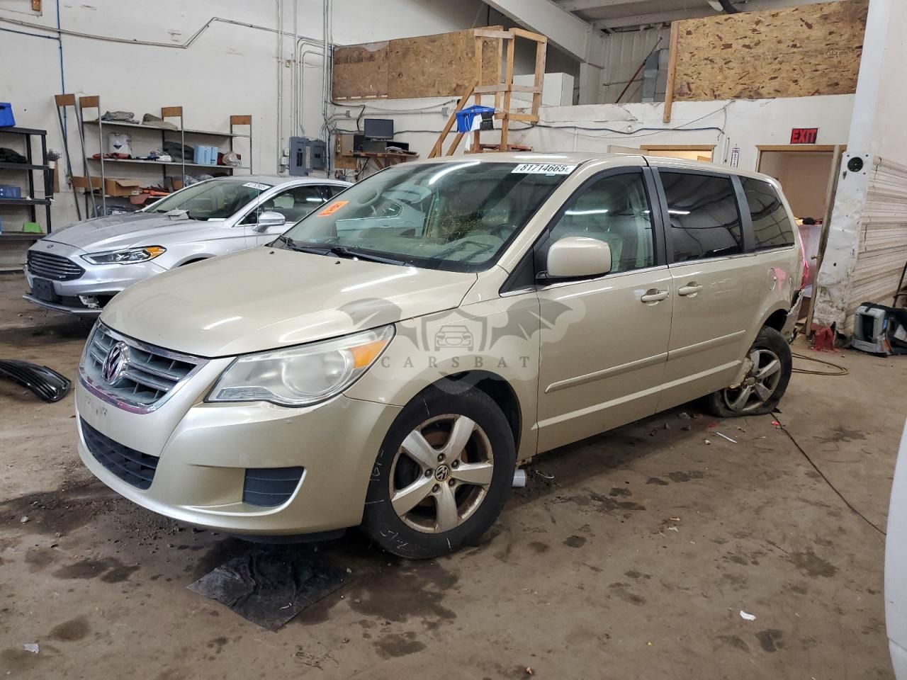 Volkswagen Routan SEL 4.0L 6 2010