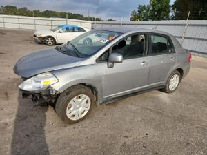Nissan Versa S 1.8L 4 2011