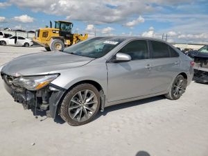 Toyota Camry LE 2.5L 4 2015