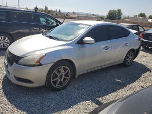 Nissan Sentra S 1.8L 4 2015