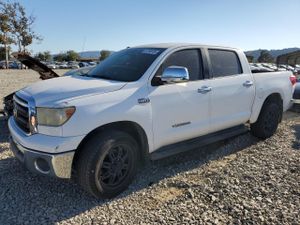 Toyota Tundra CREWMAX SR5 5.7L 8 2011