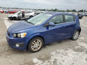 Chevrolet Aveo (Sonic) LT 1.8L 4 2014