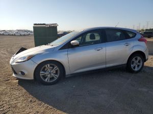 Ford Focus SE 2.0L 4 2014