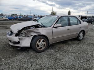 Toyota Corolla CE 1.8L 4 2001