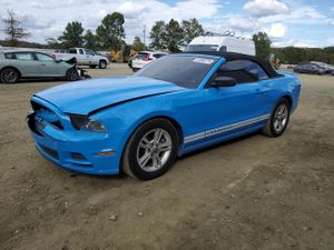Ford Mustang 3.7L 6 2013