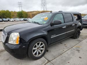 GMC Yukon DENALI 6.2L 8 2013