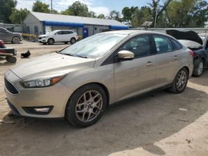 Ford Focus SE 2.0L 4 2015