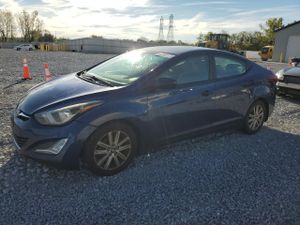 Hyundai Elantra SE 1.8L 4 2015
