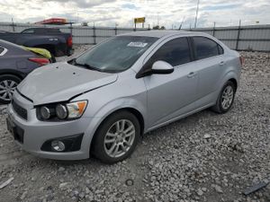 Chevrolet Aveo (Sonic) LT 1.8L 4 2014