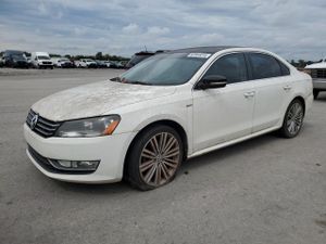 Volkswagen Passat SE 1.8L 4 2014