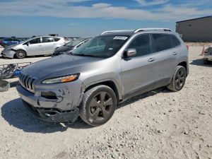 Jeep Cherokee LATITUDE 2.4L 4 2015
