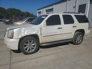GMC Yukon DENALI 6.2L 8 2013