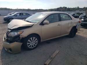 Toyota Corolla BASE 1.8L 4 2013