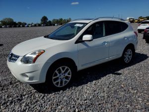 Nissan Rogue S 2.5L 4 2013
