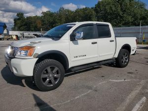 Nissan Titan S 5.6L 8 2015