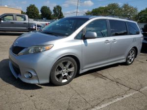 Toyota Sienna SPORT 3.5L 6 2012