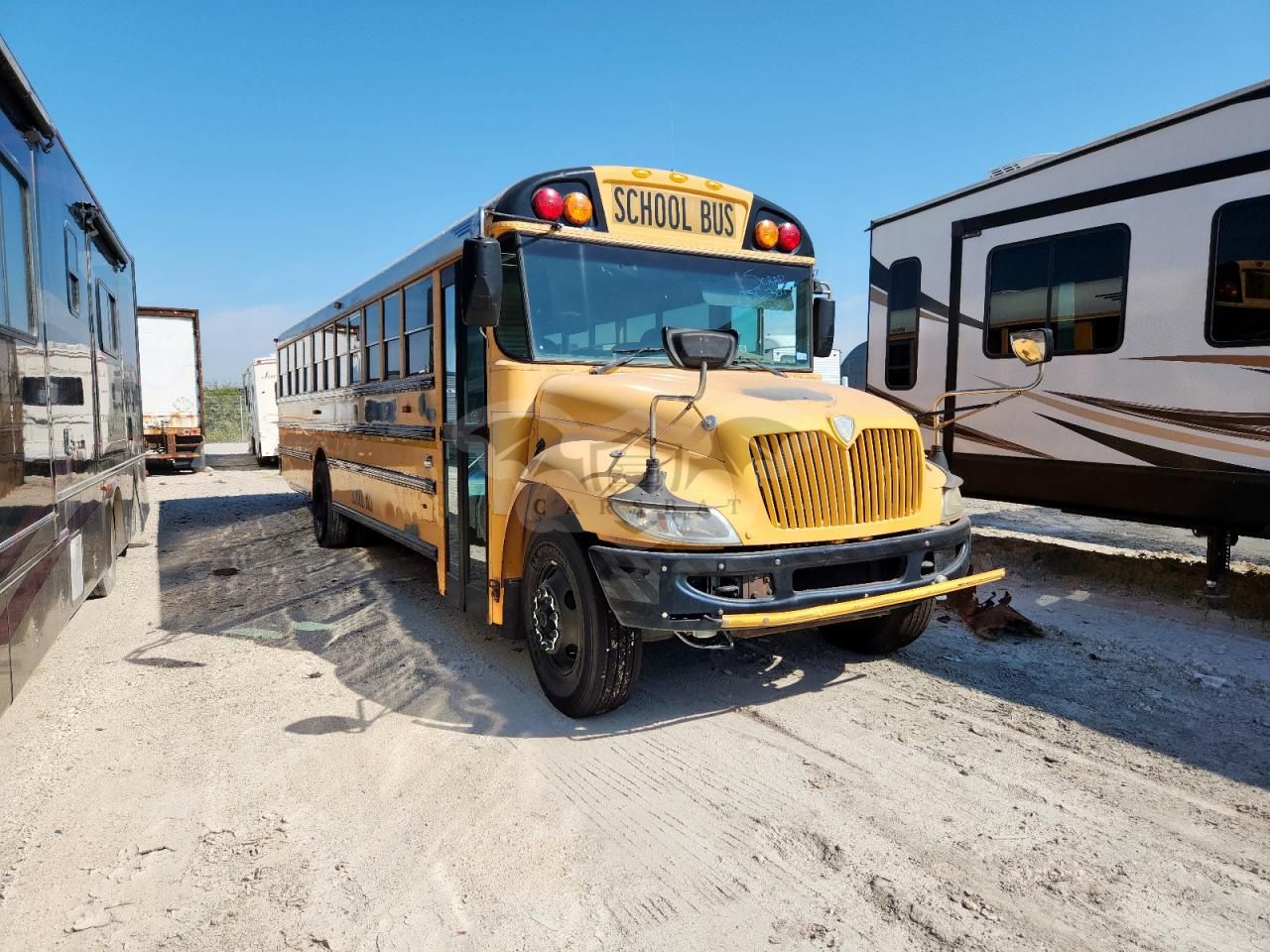 IC Corporation CE Series CE 6.4L 8 2013