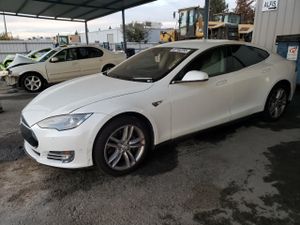 Tesla Model S 2015