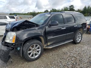 GMC Yukon DENALI 6.2L 8 2013