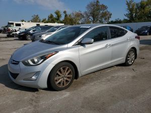 Hyundai Elantra SE 1.8L 4 2014