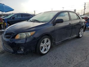 Toyota Corolla BASE 1.8L 4 2013
