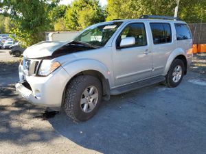 Nissan Pathfinder S 4.0L 6 2012