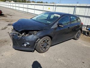 Ford Focus SE 2.0L 4 2013