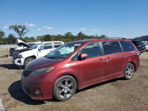 Toyota Sienna SPORT 3.5L 6 2015