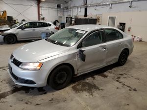 Volkswagen Jetta BASE 2.0L 4 2013