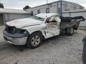 RAM 1500 ST 5.7L 8 2015
