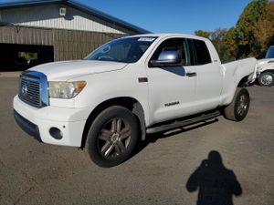 Toyota Tundra DOUBLE CAB LIMITED 5.7L 8 2011