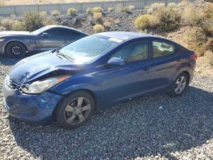 Hyundai Elantra GLS 1.8L 4 2013
