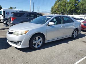 Toyota Camry BASE 2.5L 4 2012
