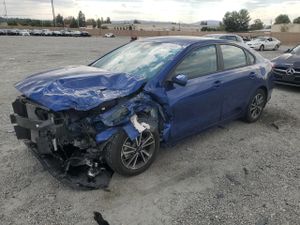 Kia Cerato / Forte / K3 LX 2 L 4 2023