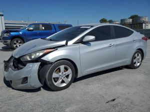 Hyundai Elantra GLS 1.8L 4 2013