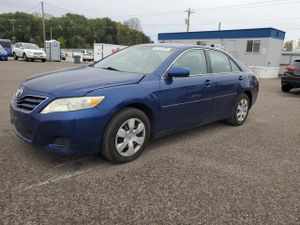 Toyota Camry BASE 2.5L 4 2011