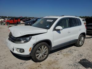 Volkswagen Tiguan S 2.0L 4 2015