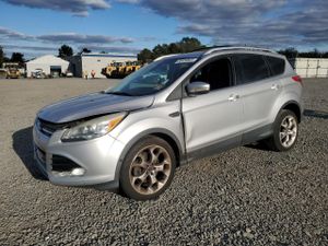 Ford Escape TITANIUM 2.0L 4 2013