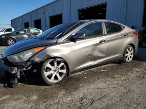 Hyundai Elantra GLS 1.8L 4 2013