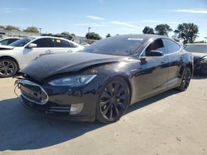 Tesla Model S 2015